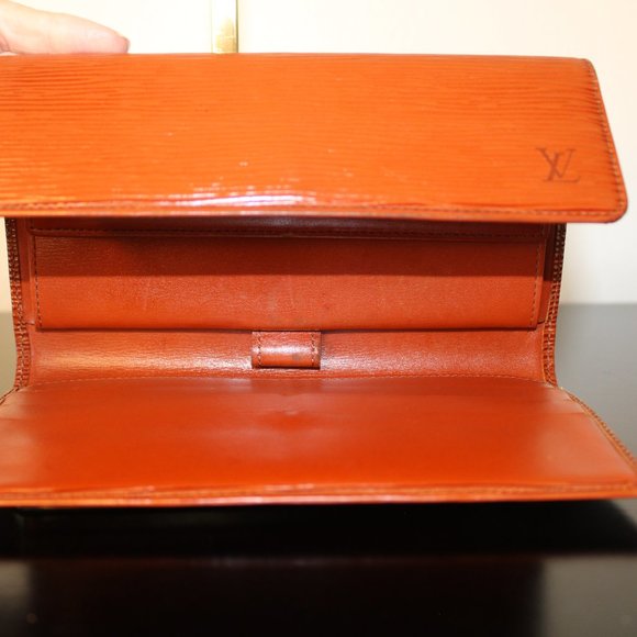 💕Louis Vuitton Vintage Long Epi Leather Wallet Authentic - Picture 3 of 16